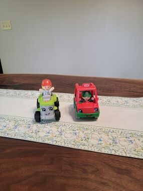 Fisher-Price Green Tractor and Red Pizza Truck With Little People